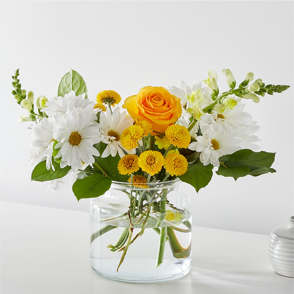 Sun Salutation Bouquet – Chillicothe High Street Flower Shop, Chillicothe OH