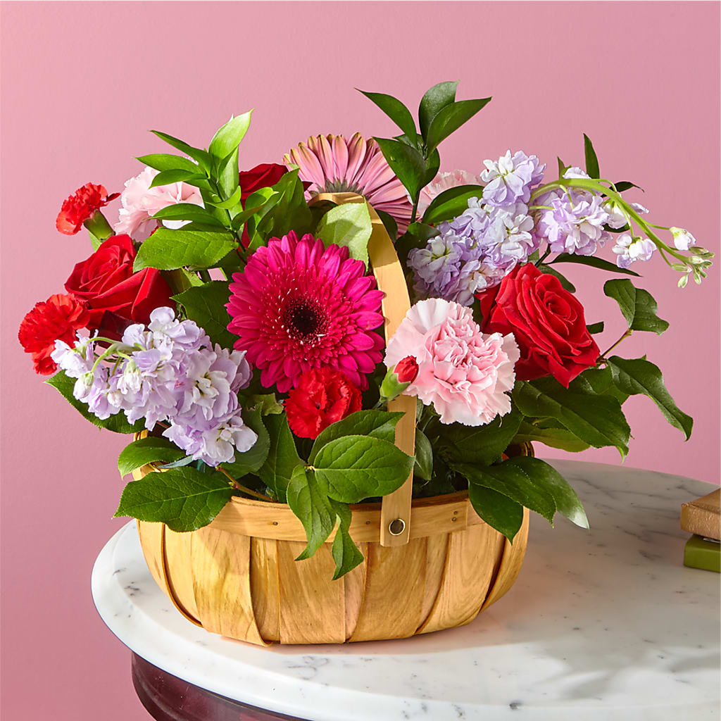 Pink Picnic Basket – Chillicothe High Street Flower Shop, Chillicothe OH