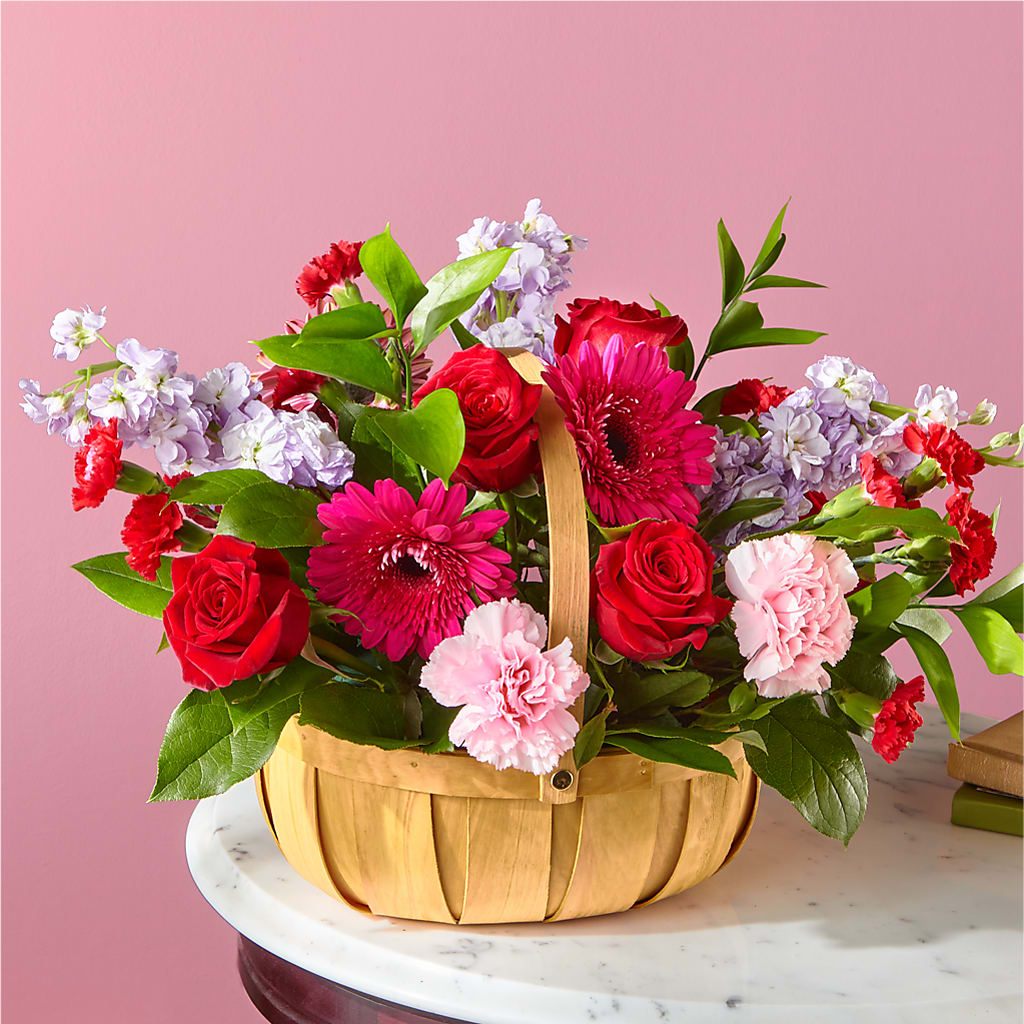 Pink Picnic Basket – Chillicothe High Street Flower Shop, Chillicothe OH