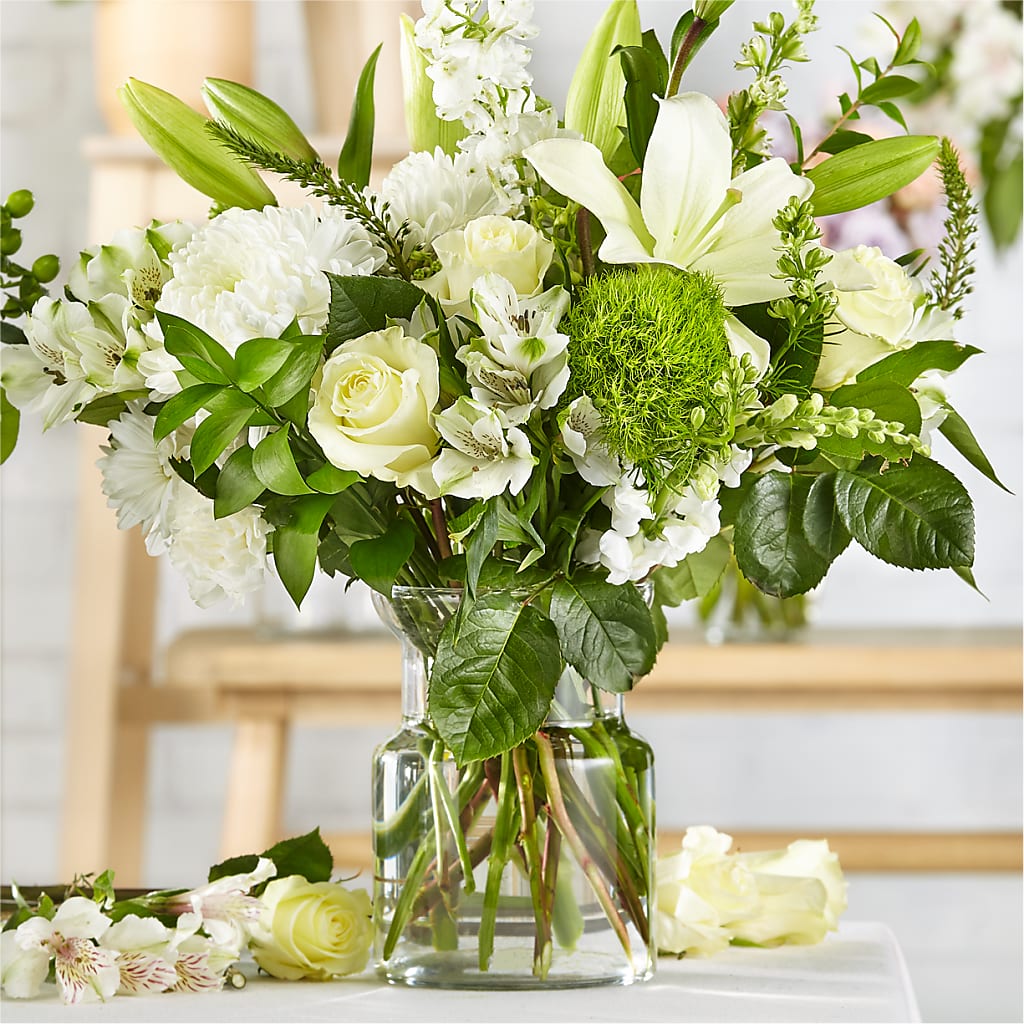 Classic Ivory – A Florist Original – Chillicothe High Street Flower Shop, Chillicothe OH