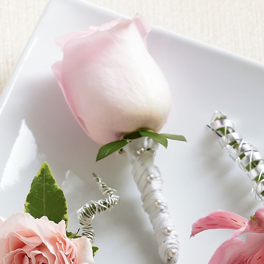Pink Rose Boutonniere – Chillicothe High Street Flower Shop, Chillicothe OH