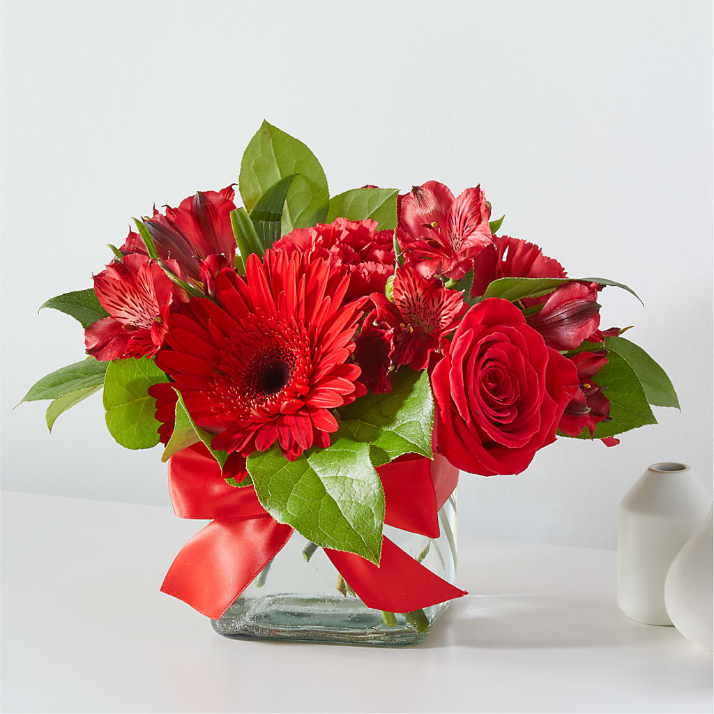 Red Hot Bouquet – Chillicothe High Street Flower Shop, Chillicothe OH