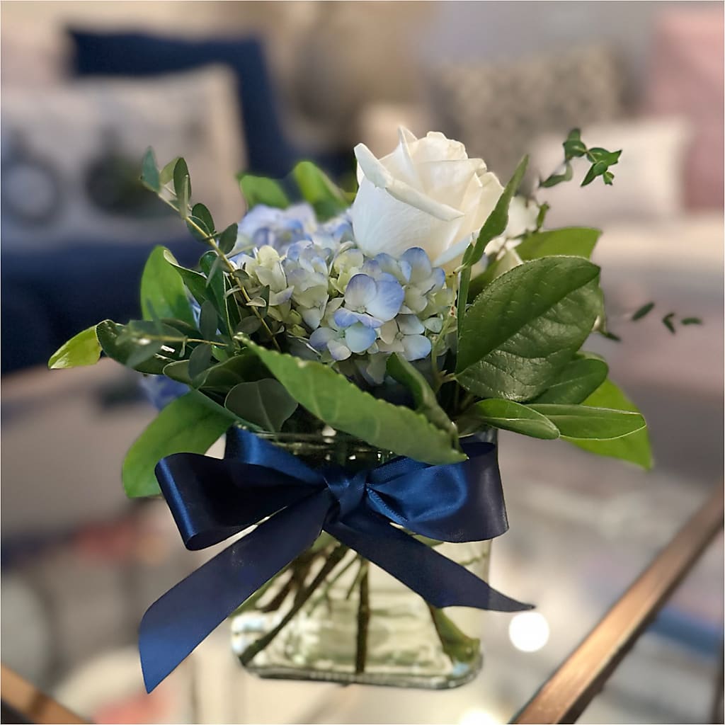 Sky Blue Delight Bouquet –  Chillicothe High Street Flower Shop, Chillicothe OH